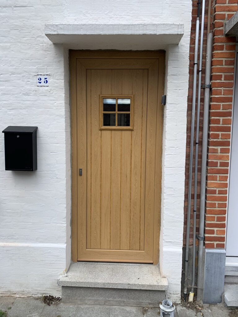 houten voordeur laten plaatsen